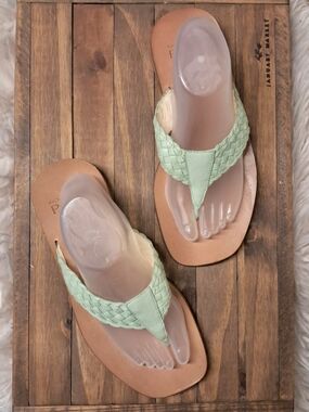 Rickard Shah Braided Leather Flip-Flop Sandals in Mint Size 9